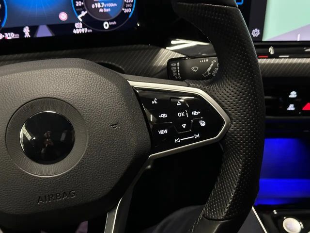 Volkswagen Golf 1.5 TSI R-Line Style