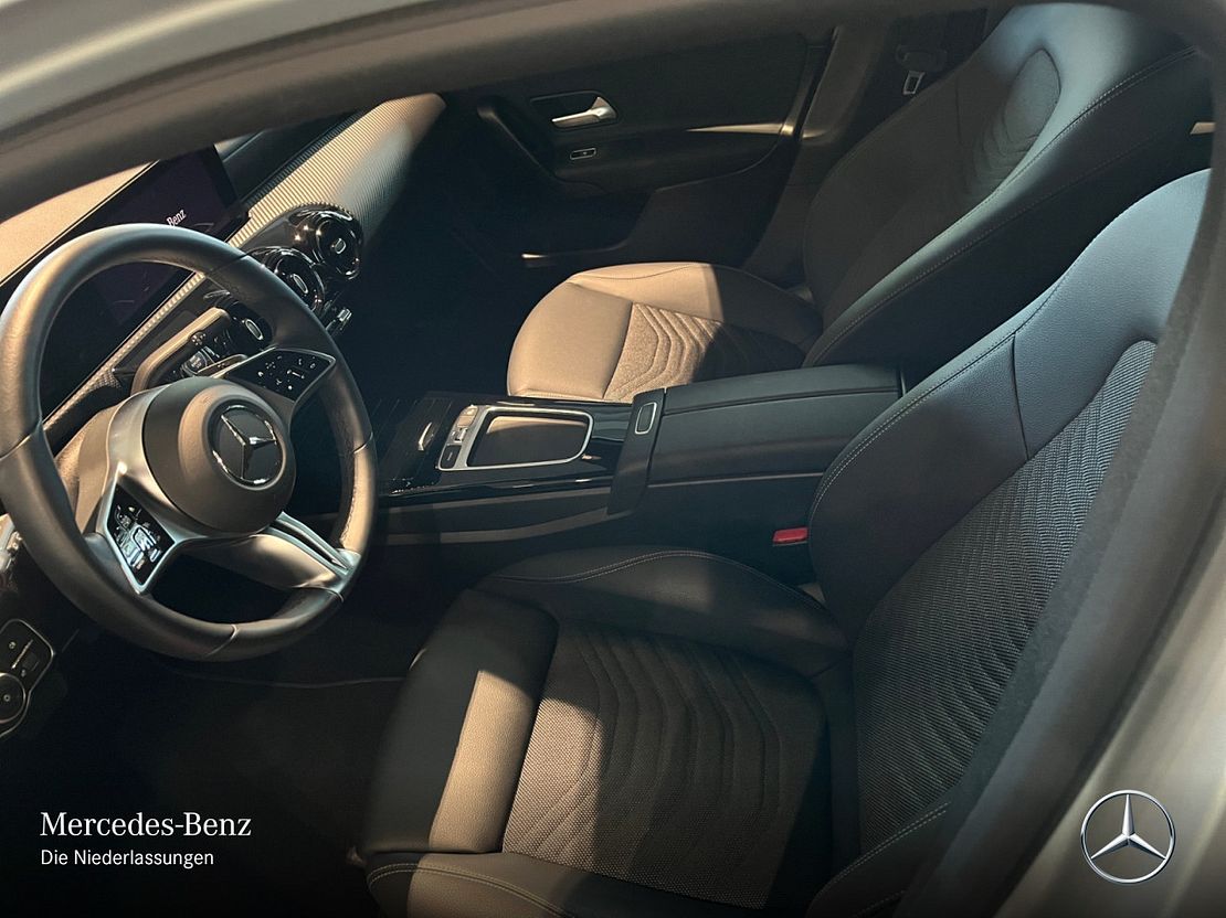 Mercedes-Benz A 180 A 180 d