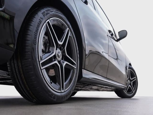 Mercedes-Benz B 180 AMG Line Sedan