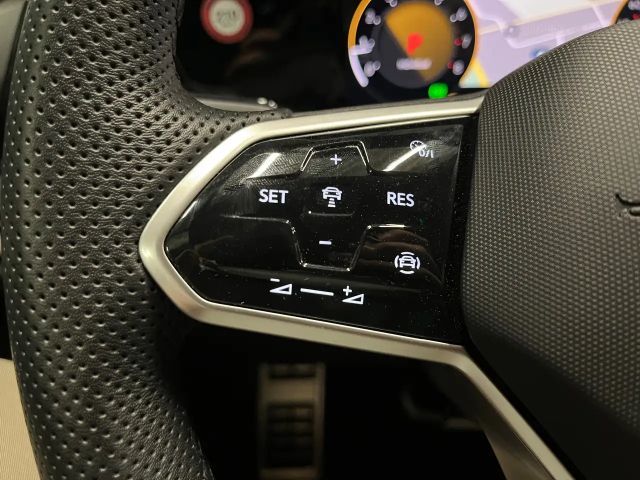 Volkswagen Golf Golf VIII R-Line Variant