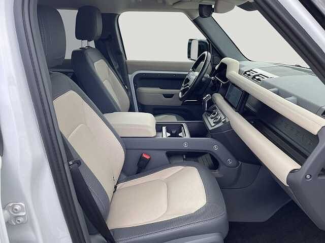 Land Rover Defender 110 Dynamic SE