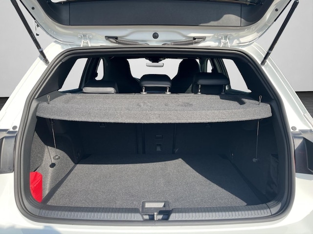 Volkswagen Golf 1.5 eTSI DSG Golf VIII R-Line