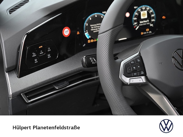 Volkswagen Golf 1.5 eTSI Golf VIII R-Line