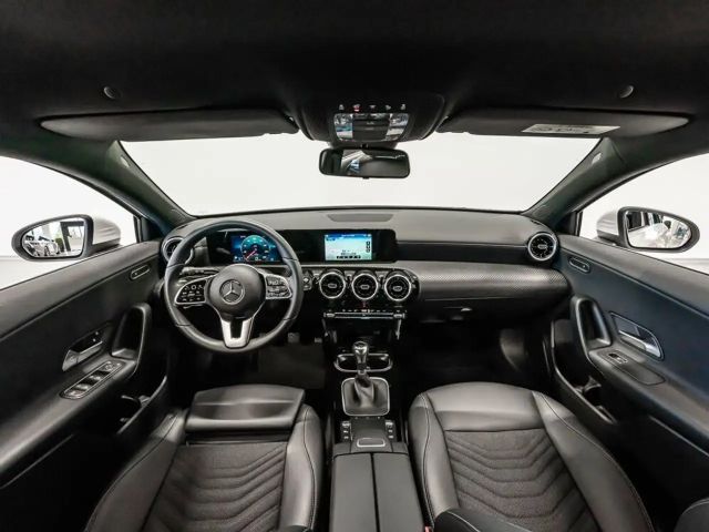 Mercedes-Benz A 180 A 180 d Style