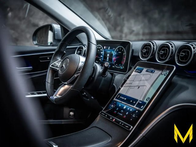 Mercedes-Benz C 200 AVANTGARDE Sedan