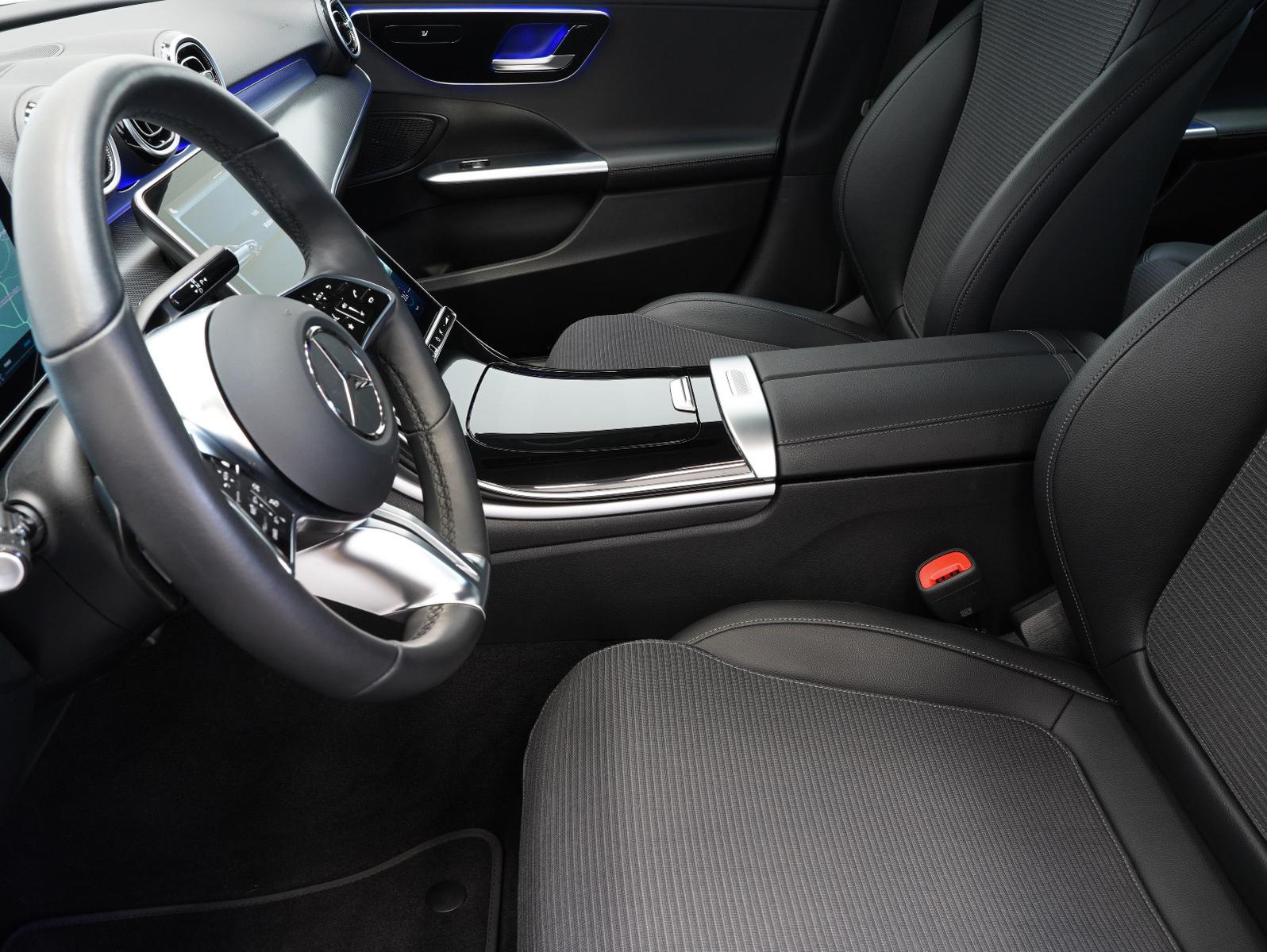 Mercedes-Benz C 200 AVANTGARDE C 200 d Estate