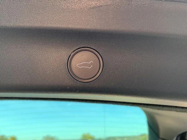 Tesla Model Y AWD Long Range