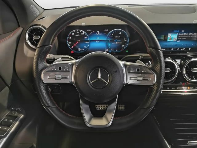 Mercedes-Benz GLA 180 AMG Line