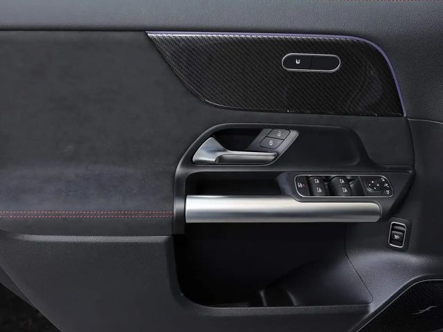 Mercedes-Benz GLA 200 AMG Line