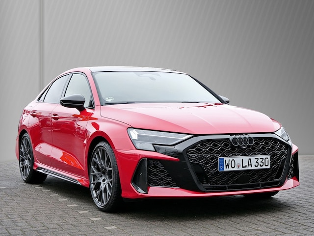Audi RS3 Quattro S-Tronic Sedan