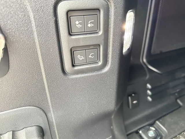 Land Rover Defender 110 D300 Dynamic HSE