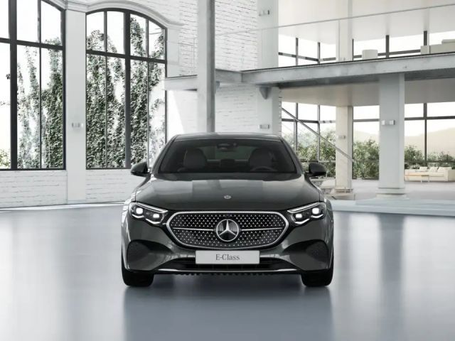 Mercedes-Benz E 200 Sedan