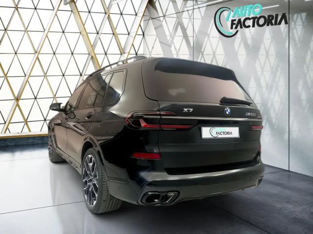 BMW X7 M60i