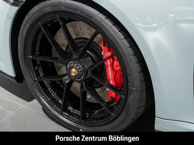 Porsche 992 Carrera Coupé GTS