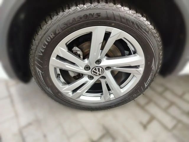 Volkswagen T-Roc 1.0 TSI Plus R-Line