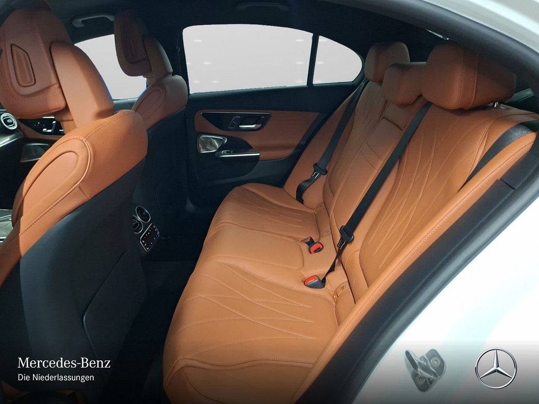 Mercedes-Benz C 300 4MATIC C 300 d Sedan