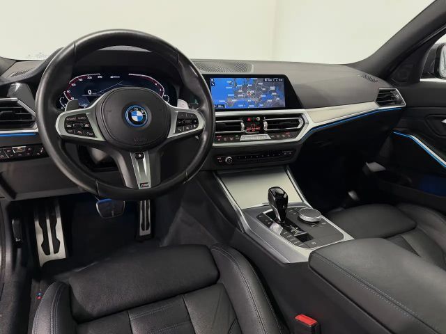 BMW 330 330e M-Sport xDrive