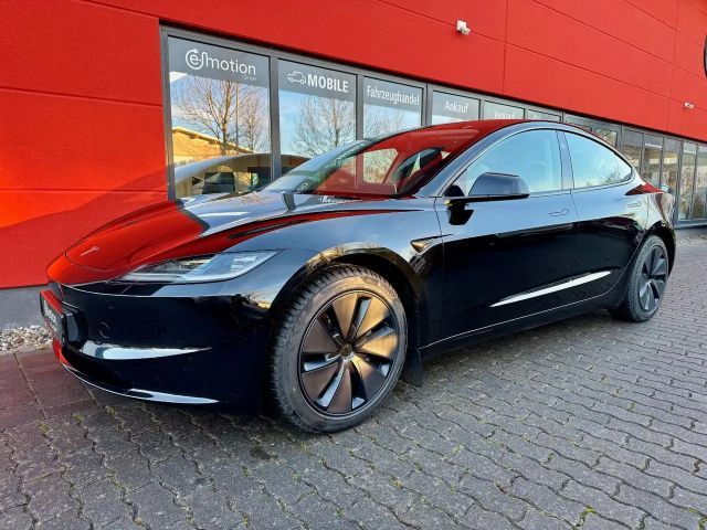 Tesla Model 3 AWD Long Range