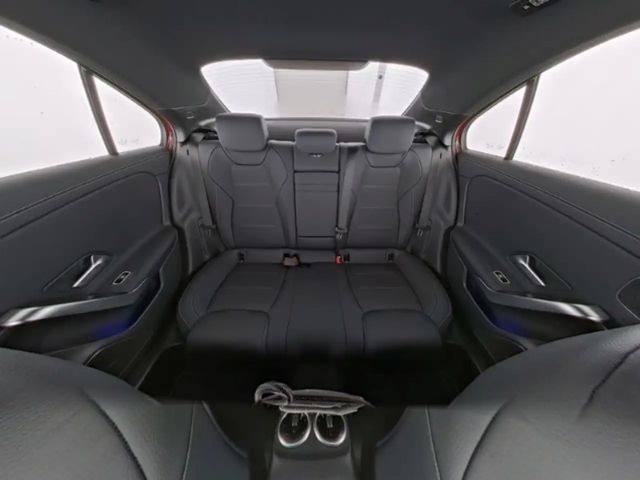 Mercedes-Benz A 250 4MATIC AMG Line Premium