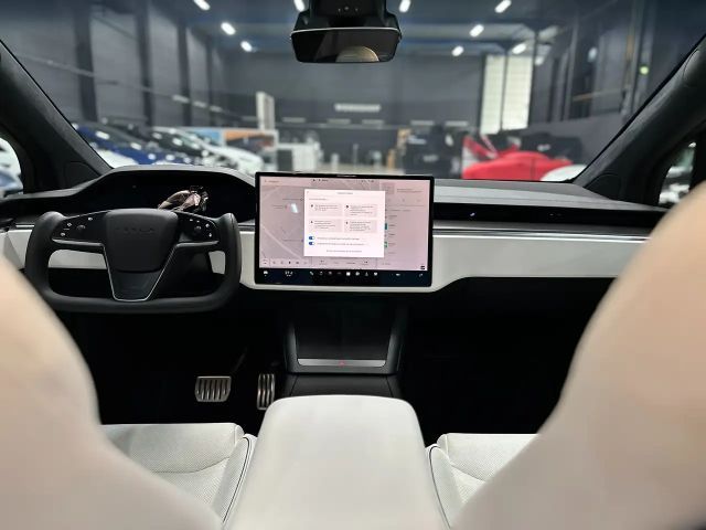 Tesla Model X Plaid