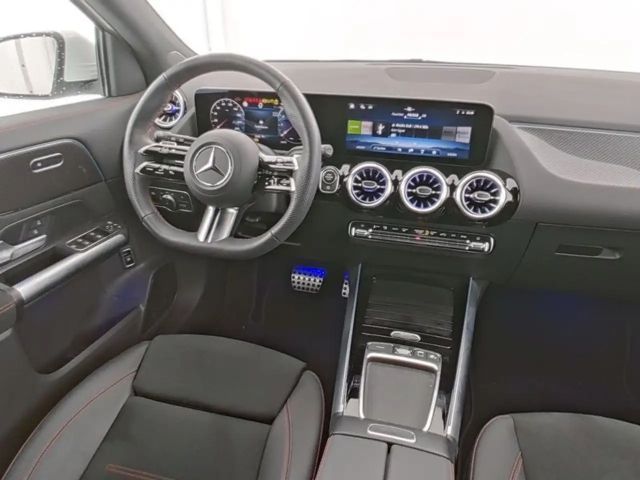 Mercedes-Benz GLA 200 AMG Line