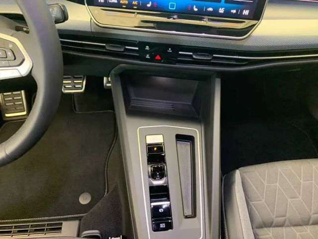 Volkswagen Golf 1.5 eTSI DSG