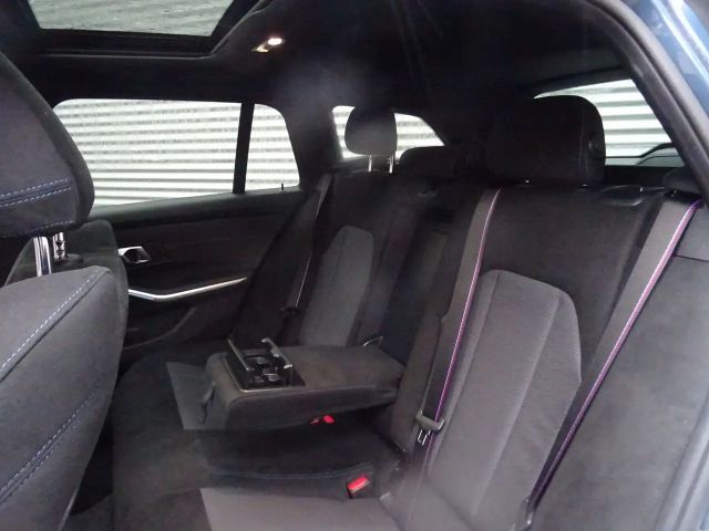 BMW 330 330e M-Sport Touring xDrive