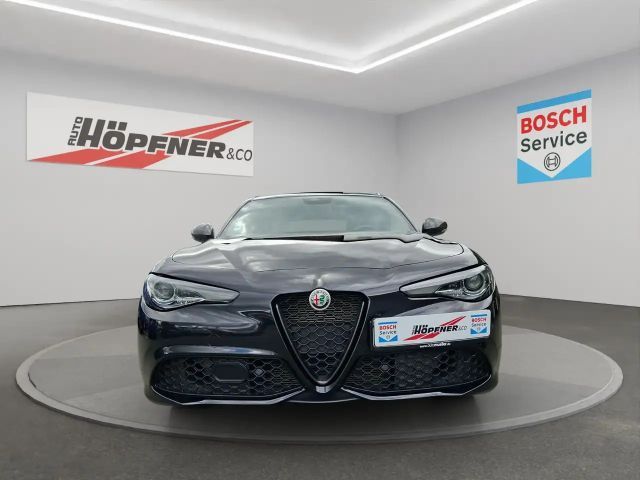 Alfa Romeo Giulia Q4 Turbo
