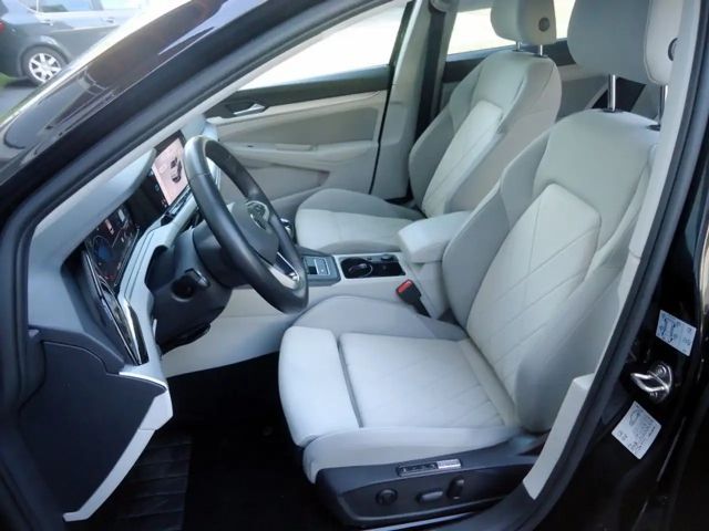 Volkswagen Golf Life Variant