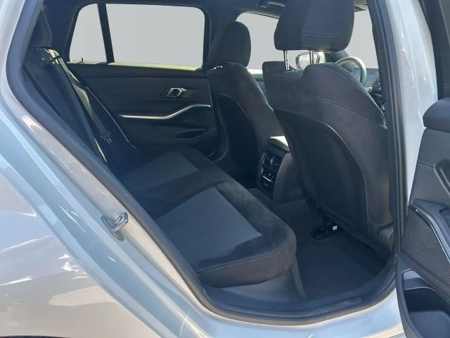 BMW 330 330d M-Sport Touring xDrive