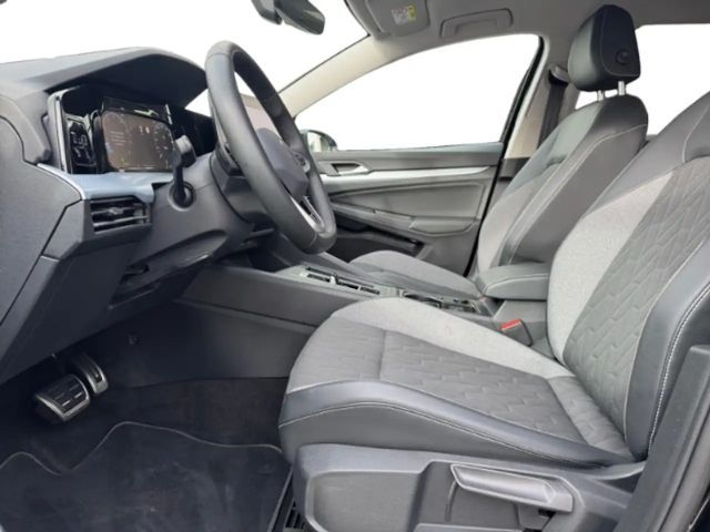 Volkswagen Golf 1.5 eTSI DSG Variant