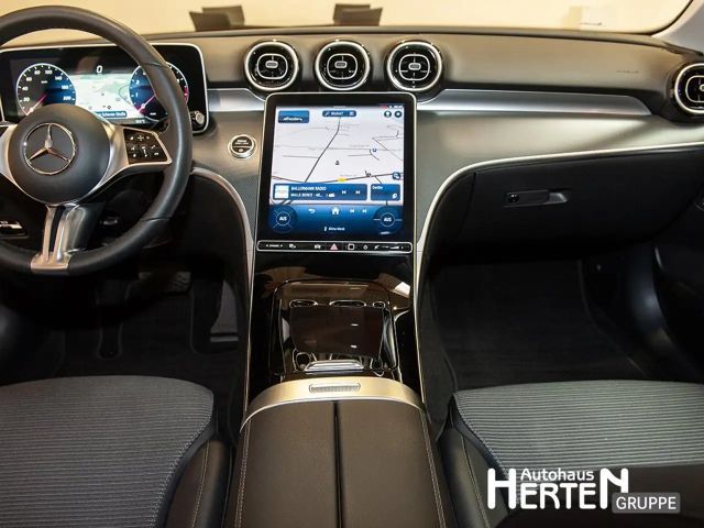 Mercedes-Benz C 180 AVANTGARDE Sedan