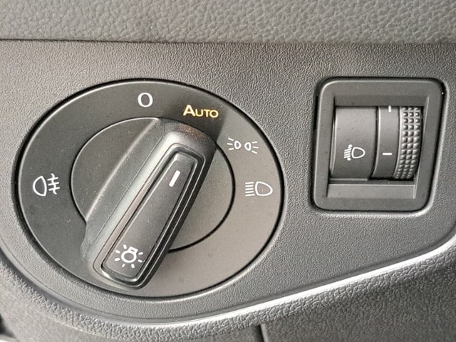 Volkswagen Polo Polo 1.0 APP PDC LED 3,99% GJ-REIF SHZ