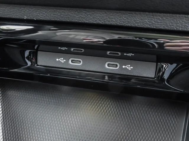 Volkswagen Golf R-Line Variant