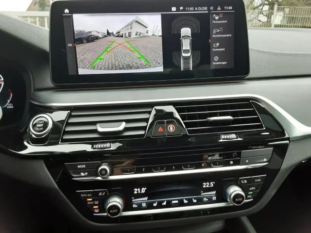 BMW 530 530d Luxury Line Sedan xDrive