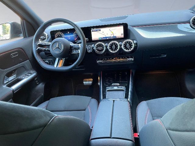 Mercedes-Benz GLA 200 AMG Line