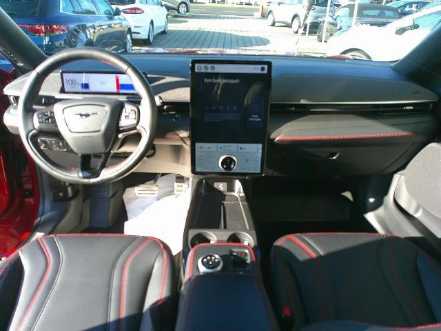 Ford Mustang Mach-E AWD Standard range