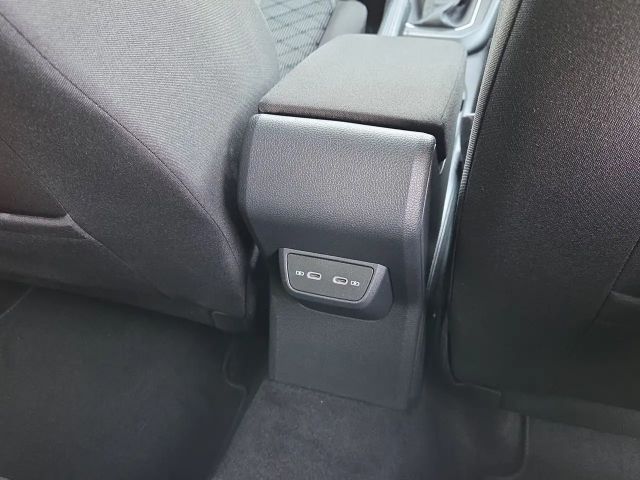 Volkswagen Polo 1.0 TSI DSG IQ.Drive R-Line