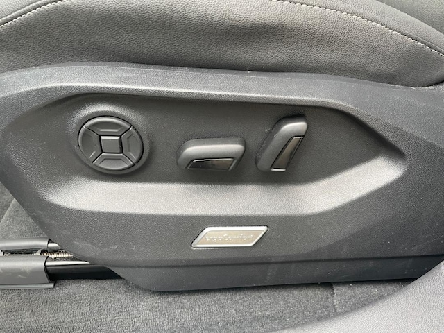 Volkswagen Touareg Touareg 3.0  R-L  DT170TDI A8A