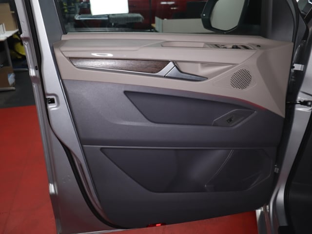 Volkswagen Multivan 2.0 TDI DSG Lang T7