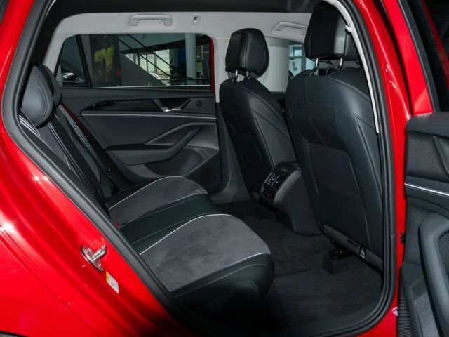 Volkswagen Passat 1.5 eTSI Business Variant