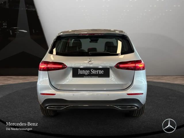 Mercedes-Benz B 200 Progressive Sedan