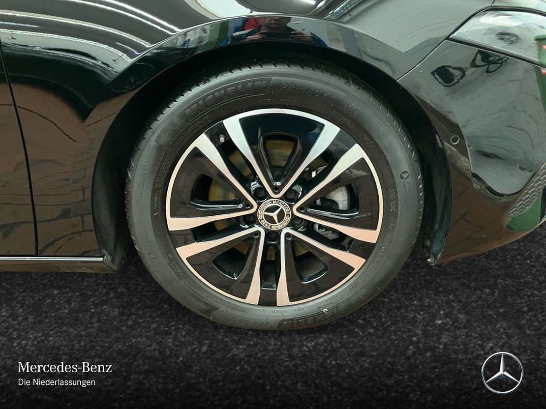 Mercedes-Benz A 180 A 180 d