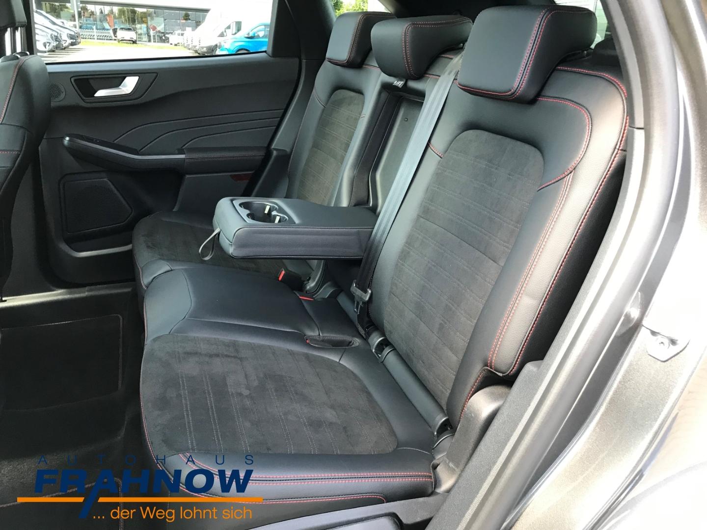 Ford Kuga Plug in Hybrid ST Line X