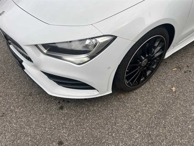 Mercedes-Benz CLA 250 4MATIC AMG Line Sedan