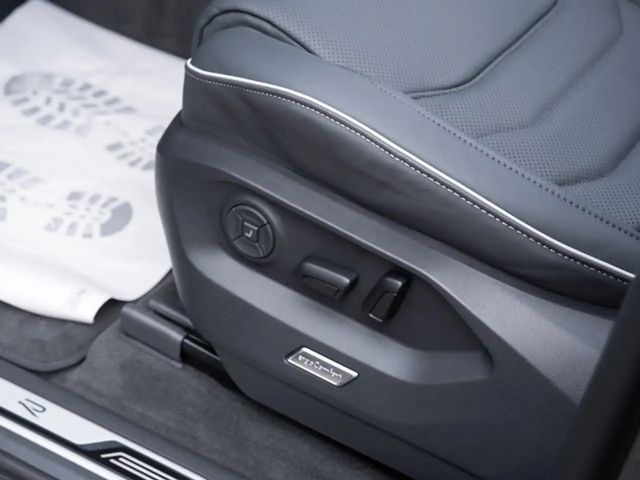 Volkswagen Touareg 4Motion R-Line Style