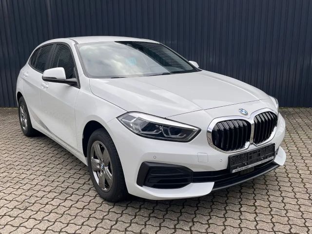 BMW 118 118i 5-deurs Sedan