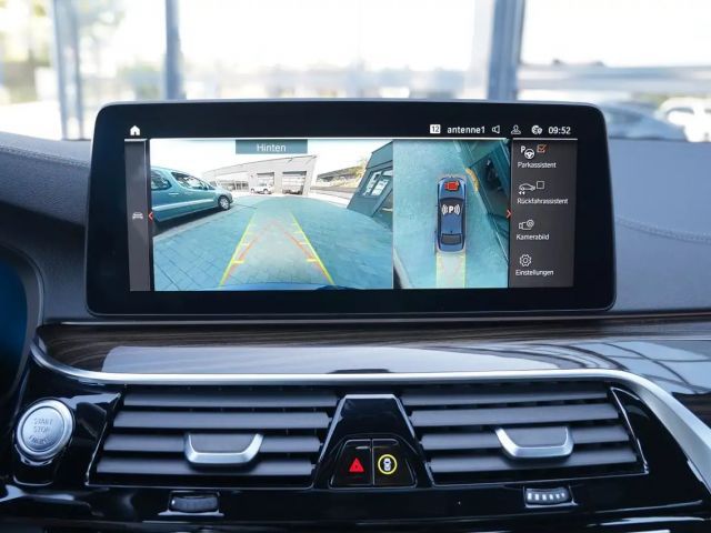 BMW 540 540i Luxury Line Sedan xDrive