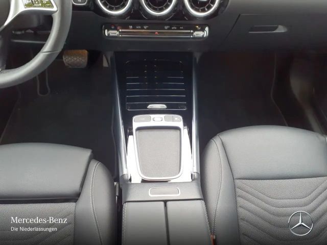 Mercedes-Benz B 200 Progressive Sedan