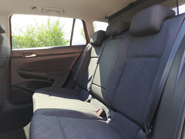 Volkswagen Golf 1.0 TSI Life Variant